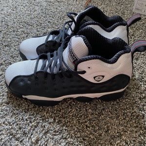 Black And White Flights Jordans Boys Size 6.5 🖤🤍